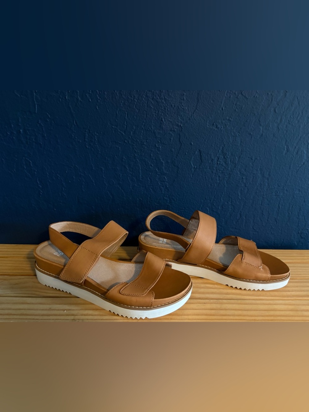 Eileen Fisher Kale Sandals 9.5 Brown / Tan Ankle Strap Platform